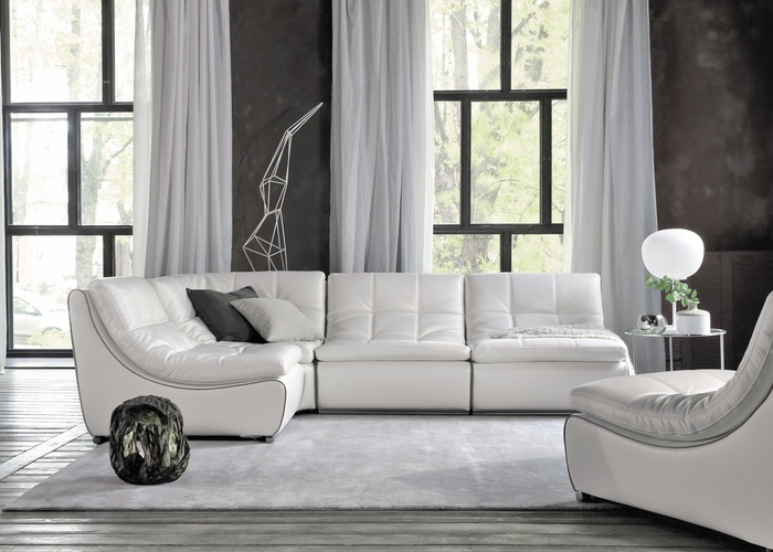 Модульный диван Mari Sole от Tanagra в интерьере. Цвет белый / слоновая кость