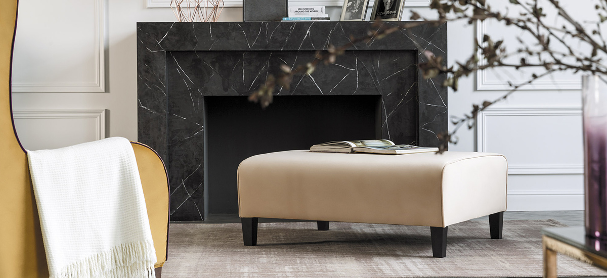 Компактная мебель CANTERVILLE | Кентервиль в интерьере гостиной с камином